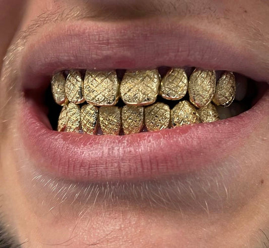 Add designs to your grillz