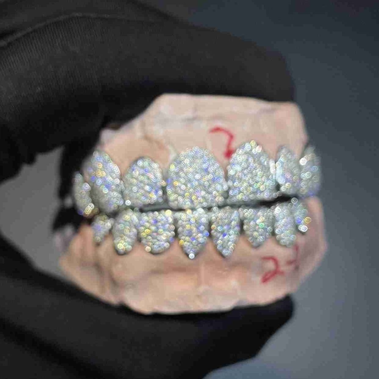 S.I. Diamond Grillz 10k (COMPLETLY BUSTDOWN) hand set