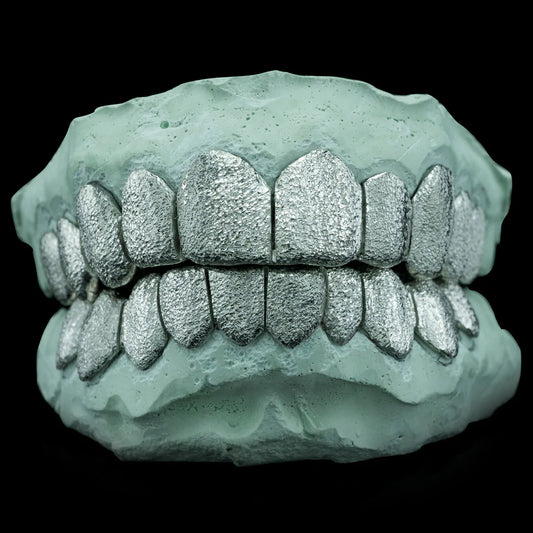 Add designs to your grillz