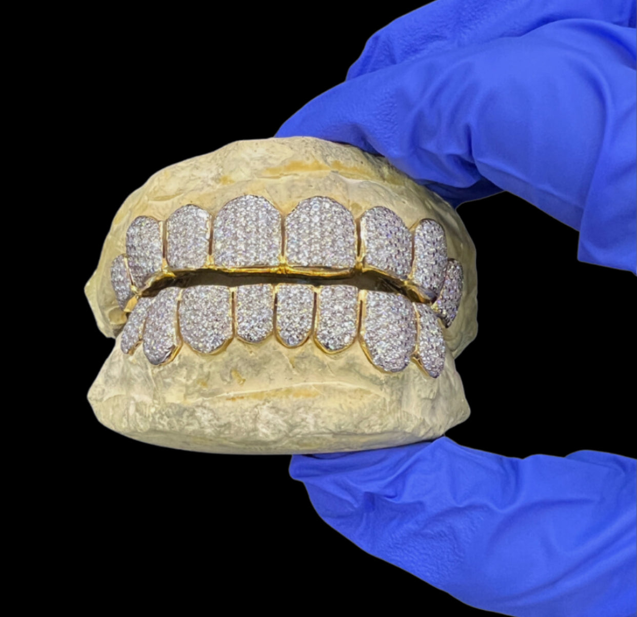 14kt flooded vvs qaulity mossinite 💎 (For removable grillz use) priced per tooth