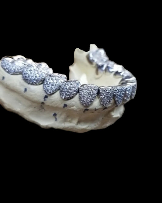 10TP/10btm.925 silver VVS qaulity Moissanite  Diamonds, per tooth (COMPLETLY BUSTDOWN) hand set💦