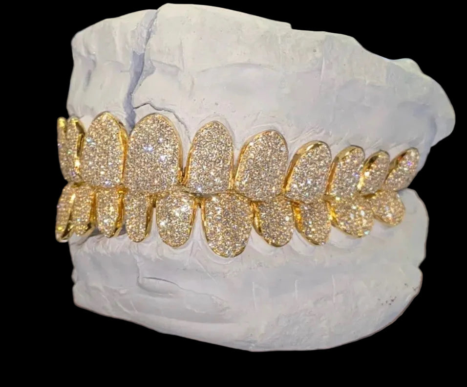 8TP/8BTM Dental gold-flooded vvs qaulity mossinite 💎 (For removable grillz use)