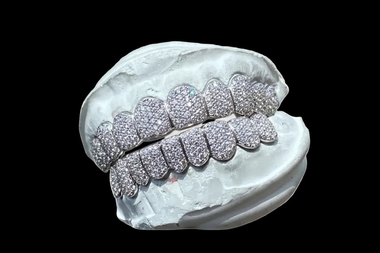 10TP/10btm.925 silver VVS qaulity Moissanite  Diamonds, per tooth (COMPLETLY BUSTDOWN) hand set💦