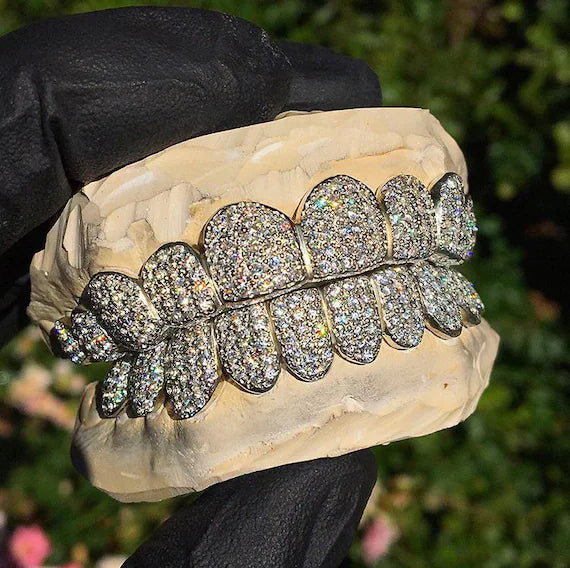 V.S. Diamond Grillz 10k (COMPLETLY BUSTDOWN) hand set